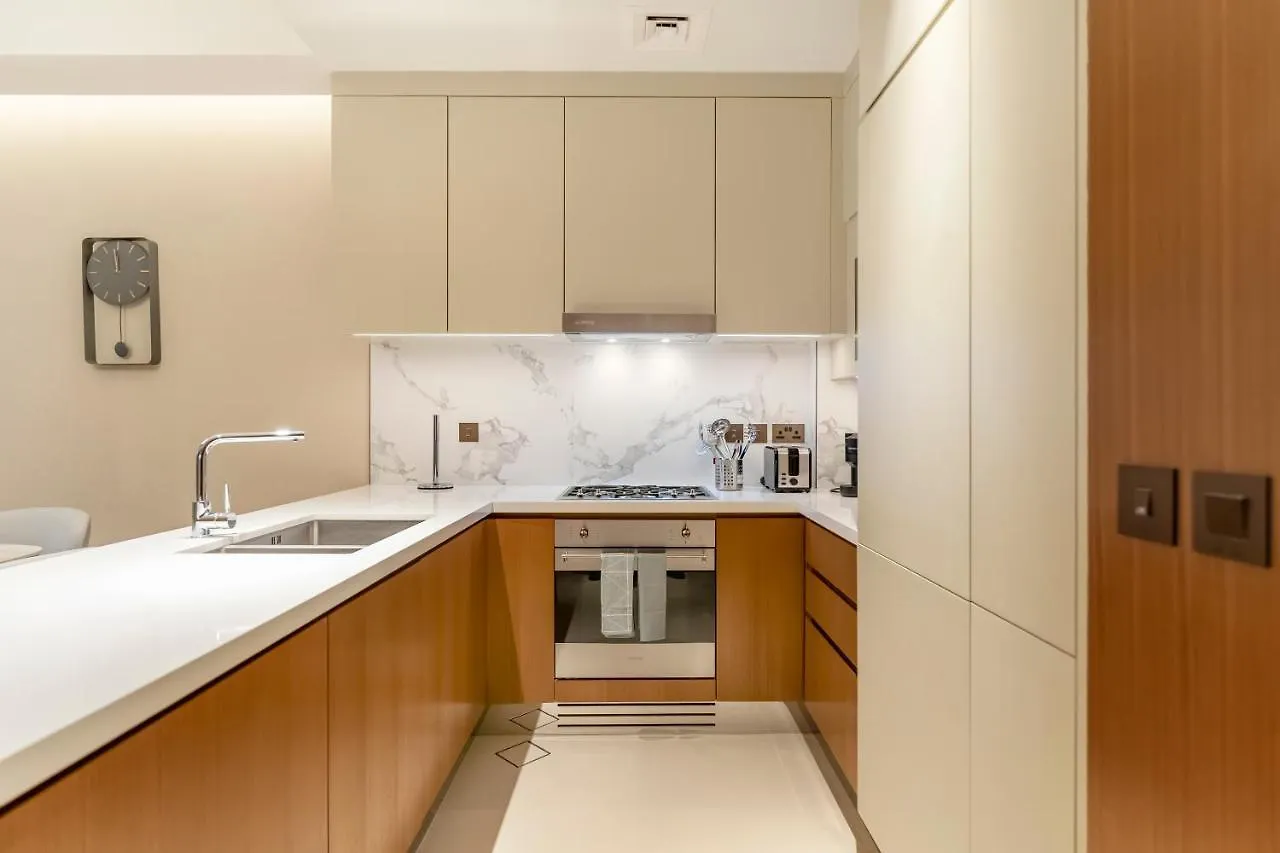 Fam Living - Address Residences Opera - 2Br Downtown Opulence Dubai 0*,  United Arab Emirates